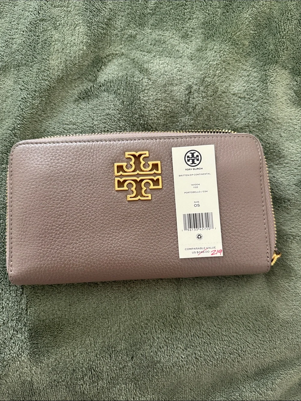 NWT Tory Burch Britten Zip Continental Wallet with Gold Logo